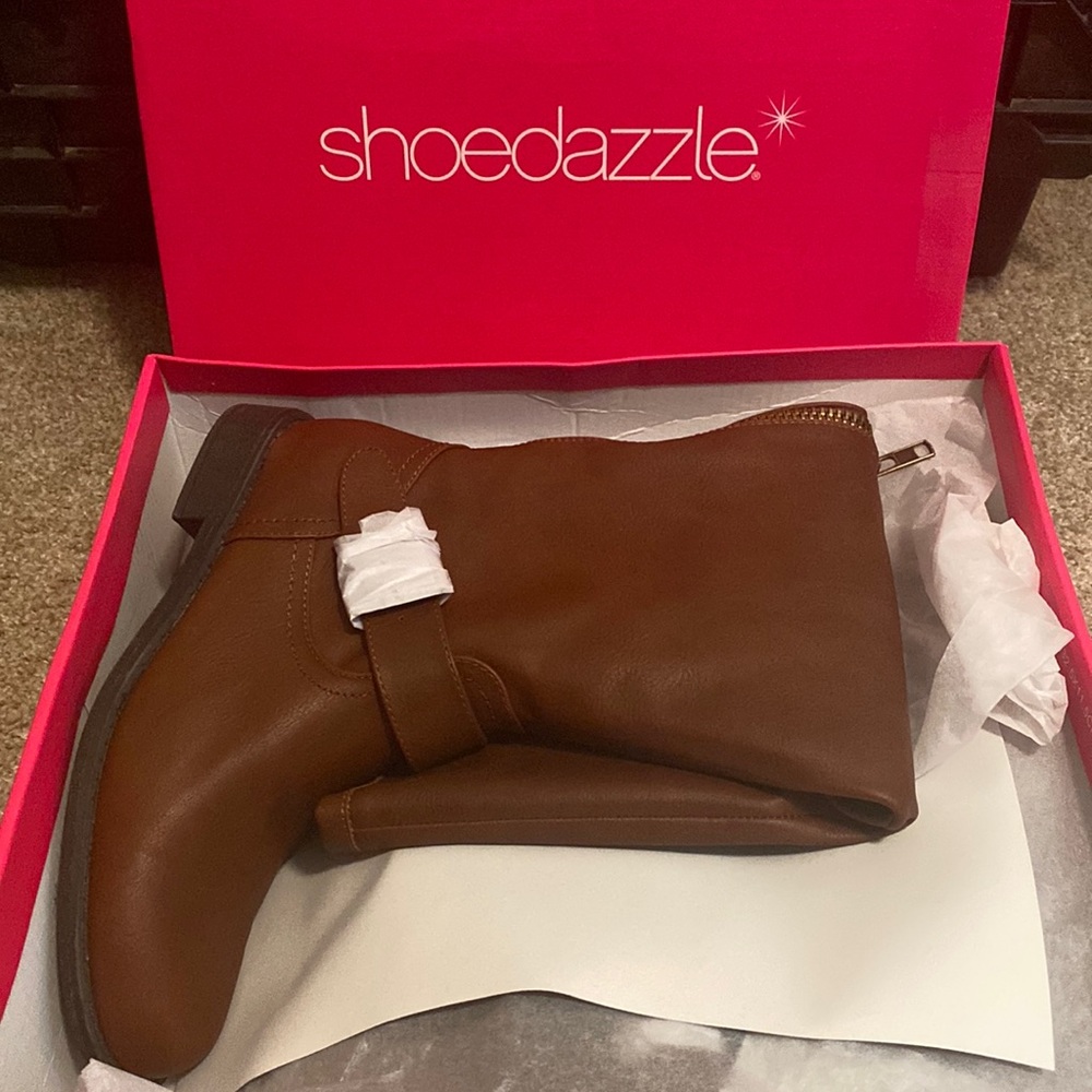 Size 7 Letoya Everyday Flat Boot